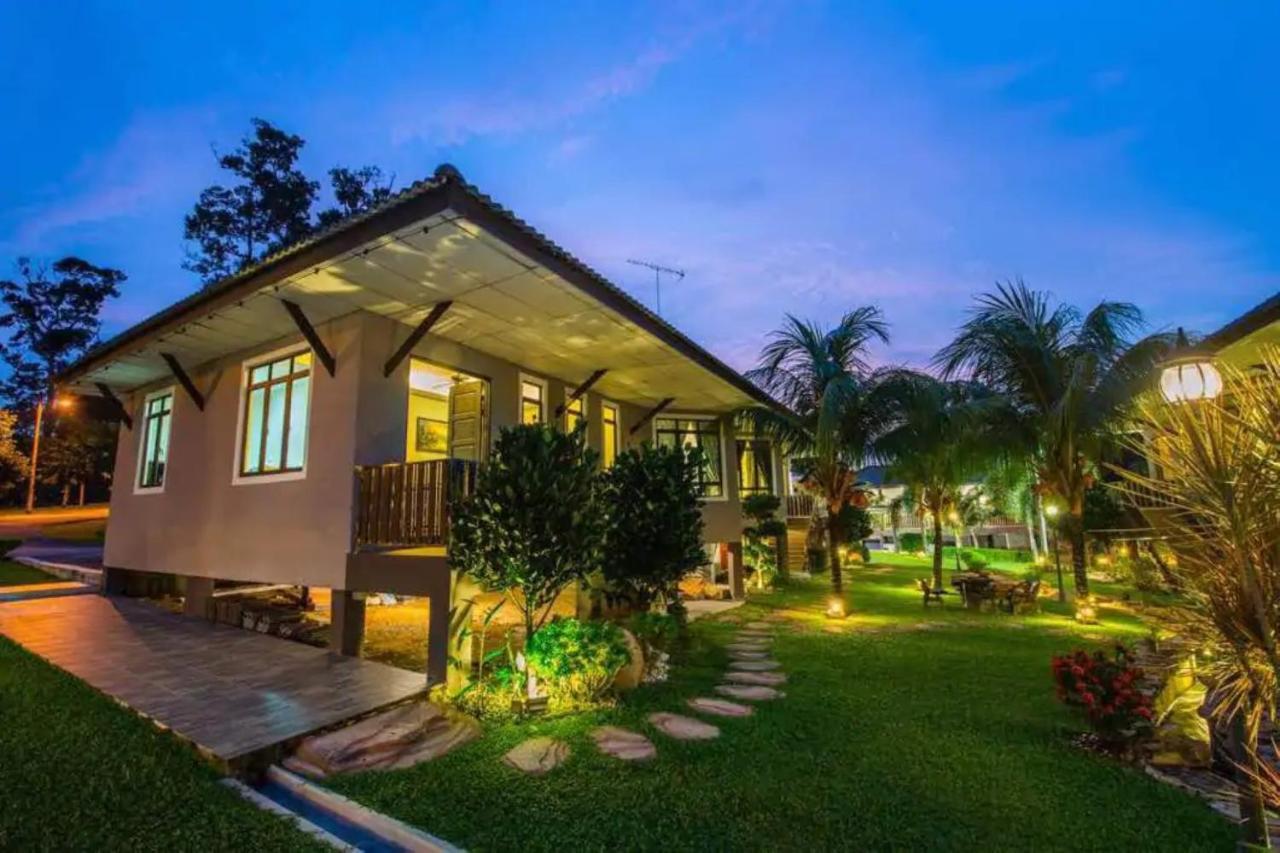 Capital O 90088 Mbp Leisure Resort Batu Pahat Dış mekan fotoğraf